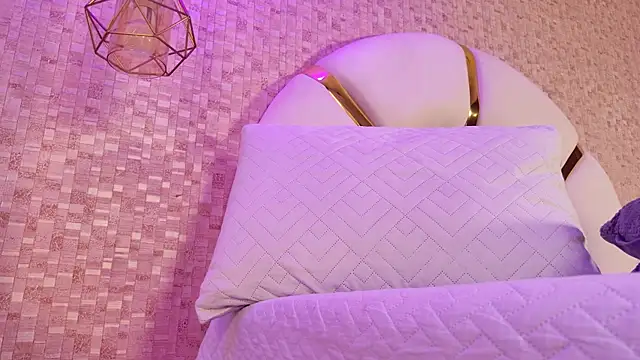 Caroline palmerr online show from April 2026 03:12:01 AM