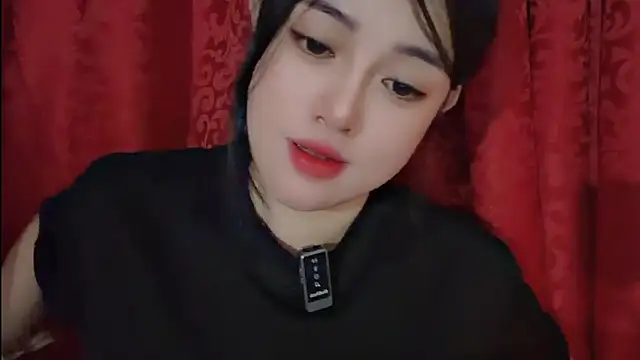 Snapshot of MiCandy-Lovee chatting on March 2026 03:16:02 PM MiCandy-Lovee online show from March 2026 03:16:02 PM