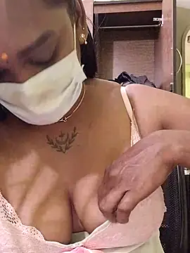 Snapshot of Dharshini98 chatting on January 2026 11:30:02 PM Dharshini98 online show from January 2026 11:30:02 PM