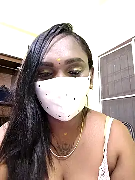 Snapshot of Dharshini98 chatting on February 2026 07:40:01 PM Dharshini98 online show from February 2026 07:40:01 PM