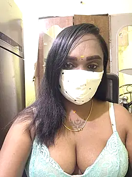 Snapshot of Dharshini98 chatting on February 2026 11:24:02 PM Dharshini98 online show from February 2026 11:24:02 PM