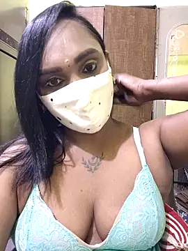 Snapshot of Dharshini98 chatting on March 2026 01:41:01 PM Dharshini98 online show from March 2026 01:41:01 PM