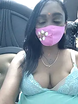 Snapshot of Dharshini98 chatting on March 2026 07:25:01 PM Dharshini98 online show from March 2026 07:25:01 PM