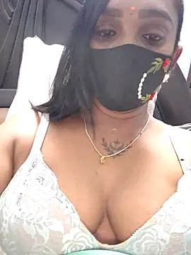 Snapshot of Dharshini98 chatting on April 2026 03:45:01 PM Dharshini98 online show from April 2026 03:45:01 PM