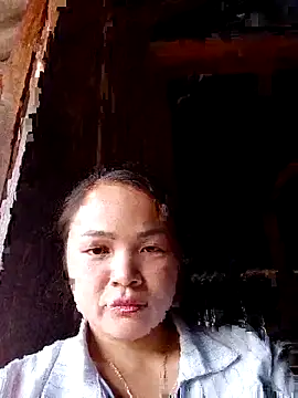Snapshot of chau-bau- chatting on November 2025 06:01:01 AM chau-bau- online show from November 2025 06:01:01 AM