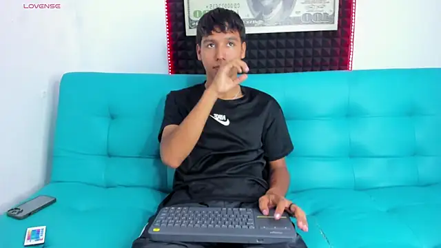 Snapshot of Carl-Milton chatting on November 2025 12:19:01 AM Carl-Milton online show from November 2025 12:19:01 AM