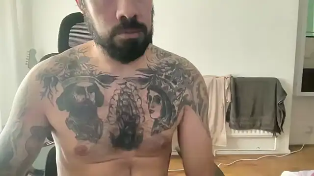 Snapshot of TattedUpSir chatting on November 2025 02:39:02 PM TattedUpSir online show from November 2025 02:39:02 PM