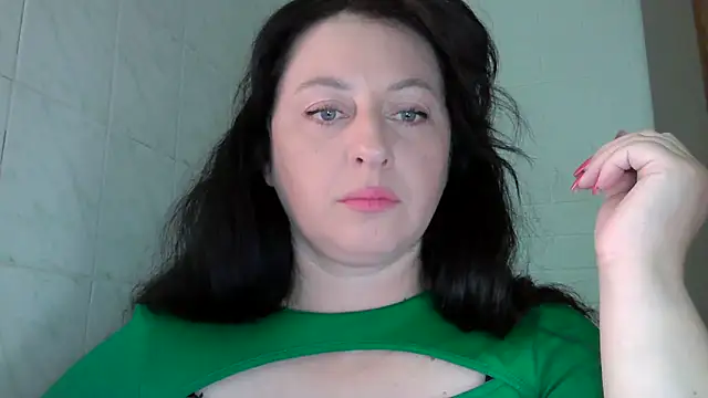 Snapshot of MelinaAx chatting on June 2026 07:33:01 AM MelinaAx online show from June 2026 07:33:01 AM