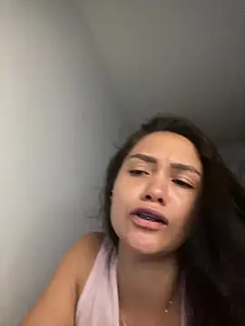 carolsapequinha online show from February 2026 03:21:02 PM