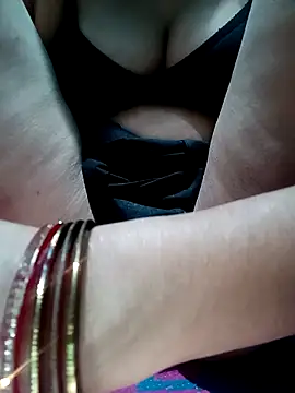 Snapshot of beutiful_hot chatting on March 2026 05:38:01 PM beutiful hot online show from March 2026 05:38:01 PM