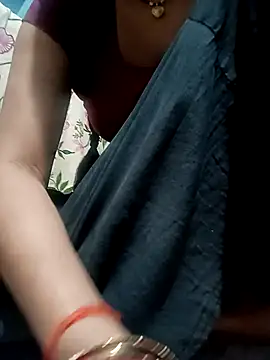 Snapshot of beutiful_hot chatting on March 2026 05:18:02 PM beutiful hot online show from March 2026 05:18:02 PM