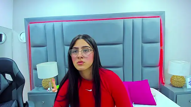 LuisaFranco online show from November 2025 03:39:02 AM