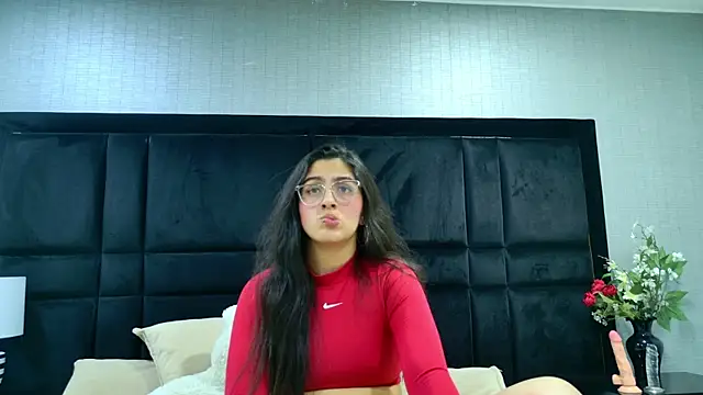 LuisaFranco online show from December 2025 03:59:02 AM