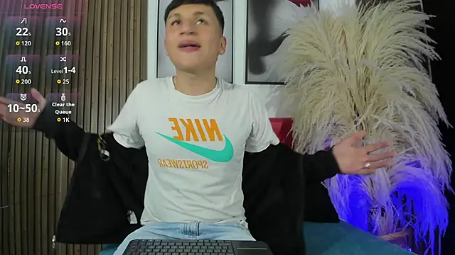 Snapshot of Sweet_Smiith chatting on November 2025 07:25:01 PM Sweet Smiith online show from November 2025 07:25:01 PM