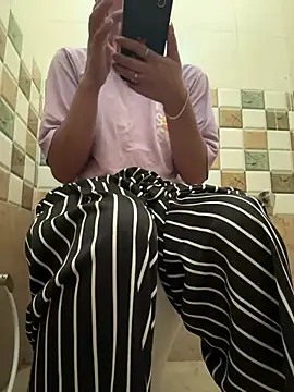 Snapshot of isha_sharma2002 chatting on March 2026 03:39:01 AM isha sharma2002 online show from March 2026 03:39:01 AM