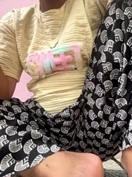 Snapshot of isha_sharma2002 chatting on April 2026 10:02:01 AM isha sharma2002 online show from April 2026 10:02:01 AM