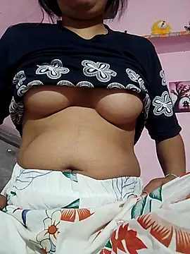 Snapshot of isha_sharma2002 chatting on April 2026 11:22:02 PM isha sharma2002 online show from April 2026 11:22:02 PM