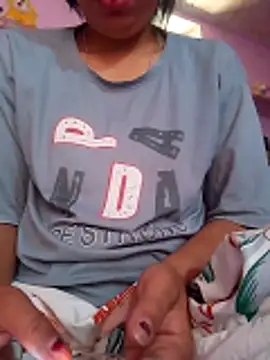 Snapshot of isha_sharma2002 chatting on April 2026 03:43:02 AM isha sharma2002 online show from April 2026 03:43:02 AM