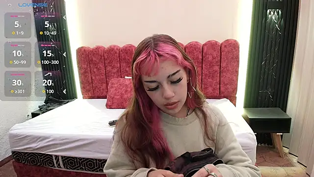 Snapshot of Laracooper_ chatting on March 2026 12:13:01 PM Laracooper online show from March 2026 12:13:01 PM