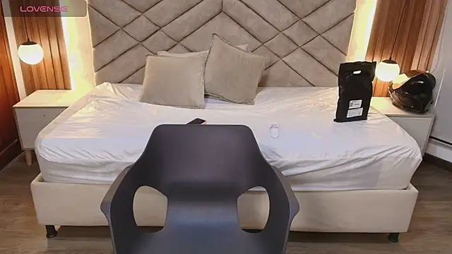 Snapshot of Laracooper_ chatting on March 2026 07:42:01 PM Laracooper online show from March 2026 07:42:01 PM