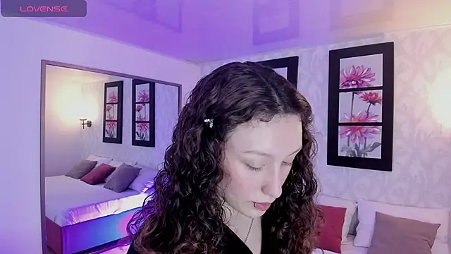 Snapshot of Martina_077 chatting on December 2025 12:10:01 PM Martina 077 online show from December 2025 12:10:01 PM