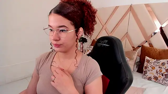 avrilwaynee online show from January 2026 12:10:02 PM