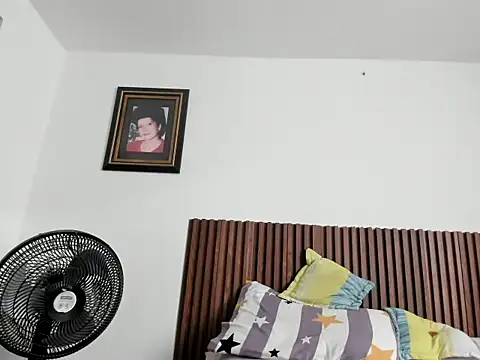 Snapshot of caroline_47 chatting on March 2026 08:05:01 PM caroline 47 online show from March 2026 08:05:01 PM