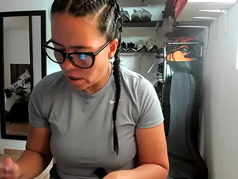 Snapshot of caroline_47 chatting on April 2026 08:14:02 PM caroline 47 online show from April 2026 08:14:02 PM