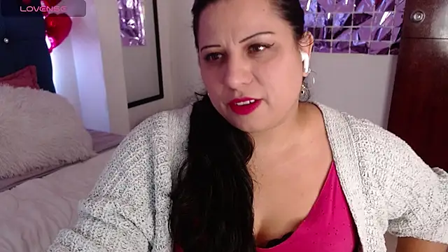 Snapshot of Catalinajane1 chatting on April 2026 07:32:01 PM Catalinajane1 online show from April 2026 07:32:01 PM