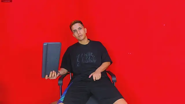 Snapshot of Kevin_Erotic chatting on November 2025 12:20:01 AM Kevin Erotic online show from November 2025 12:20:01 AM