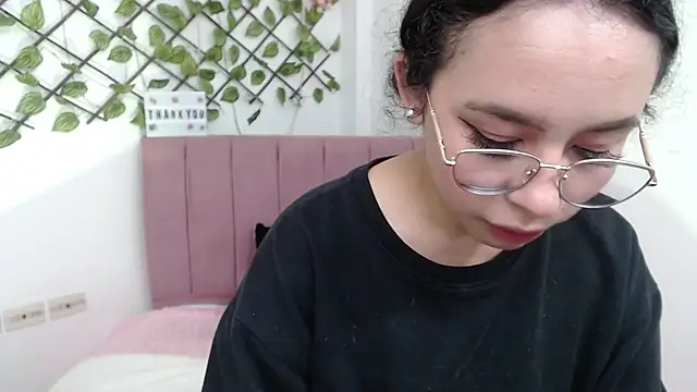 Snapshot of amaris_ferrer chatting on January 2026 03:43:01 AM amaris ferrer online show from January 2026 03:43:01 AM