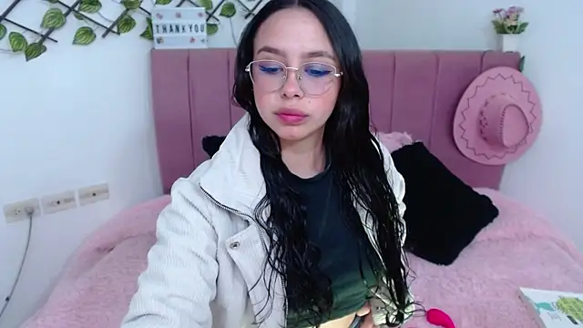 Snapshot of amaris_ferrer chatting on January 2026 04:15:01 AM amaris ferrer online show from January 2026 04:15:01 AM