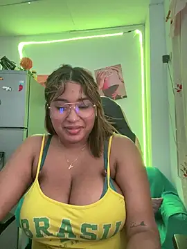 Snapshot of morena-2025 chatting on June 2026 03:11:01 AM morena-2025 online show from June 2026 03:11:01 AM