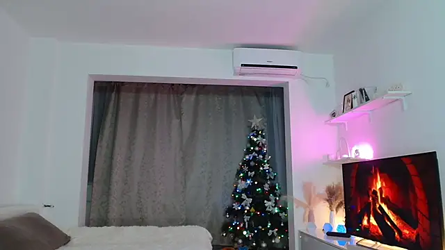 MiraDelynn online show from November 2025 09:14:01 PM