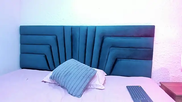 VictoriaRouge  online show from January 2026 03:55:02 AM