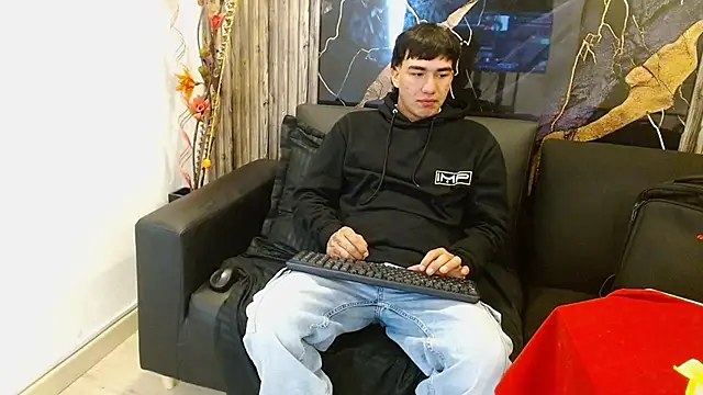 Snapshot of Tommy160920 chatting on November 2025 01:00:02 PM Tommy160920 online show from November 2025 01:00:02 PM