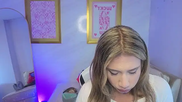 Evy Luxx v online show from March 2026 03:33:01 AM