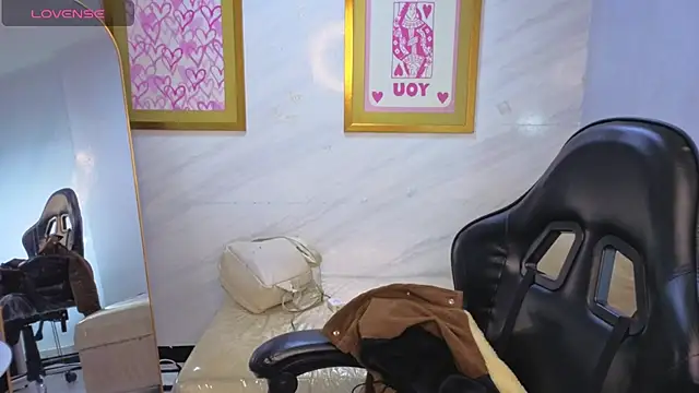 Evy Luxx v online show from March 2026 03:43:02 AM