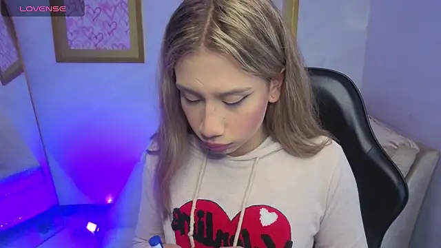 Evy Luxx v online show from March 2026 03:34:01 AM