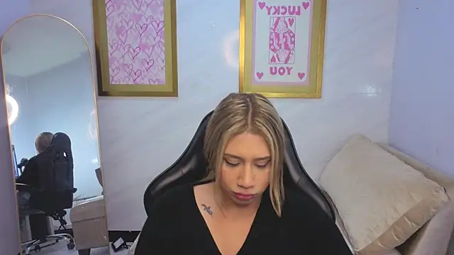 Evy Luxx v online show from April 2026 03:37:02 AM