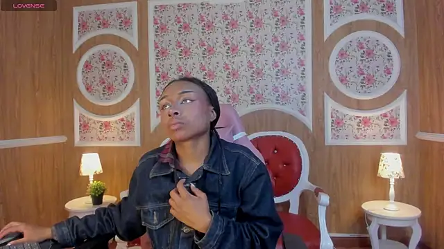 Midnight Bluee online show from November 2025 08:00:01 PM