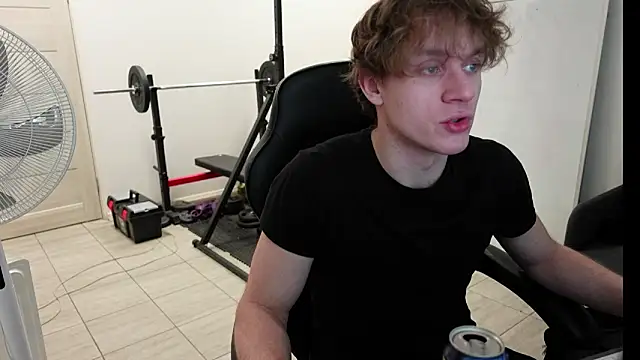 Snapshot of Charles_Dreams chatting on December 2025 03:06:01 PM Charles Dreams online show from December 2025 03:06:01 PM