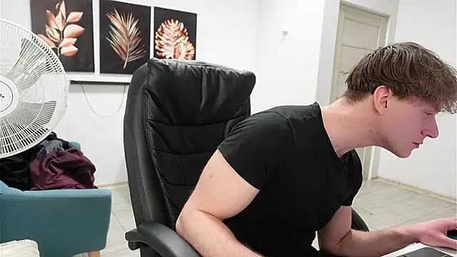 Charles Dreams online show from February 2026 07:08:02 PM