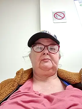 TiguhguhrsRose online show from December 2025 12:48:01 AM