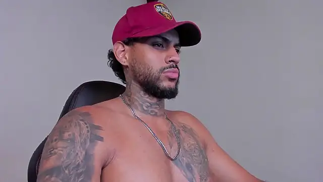 LuigiVitale 1 online show from February 2026 03:43:01 AM