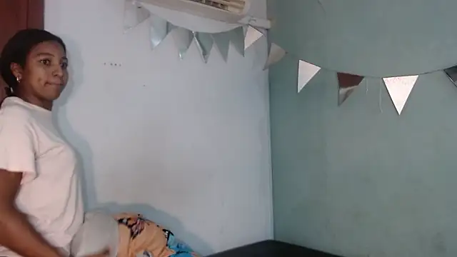 Snapshot of emma_stone54 chatting on December 2025 06:58:01 PM emma stone54 online show from December 2025 06:58:01 PM