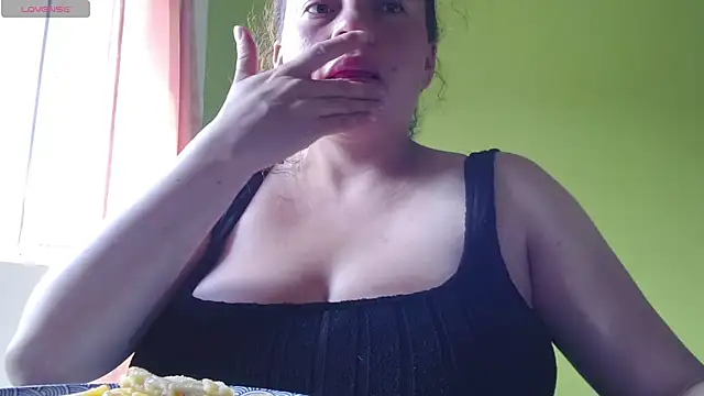 Snapshot of Rouse_hot_ chatting on June 2026 06:34:01 PM Rouse hot online show from June 2026 06:34:01 PM