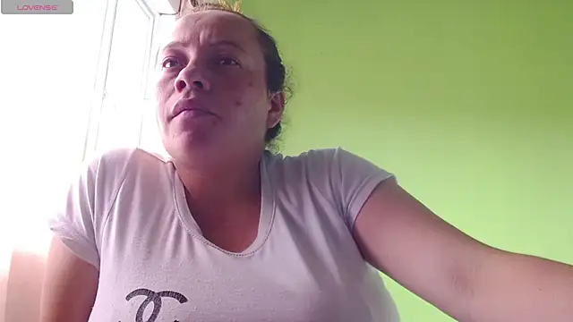 Snapshot of Rouse_hot_ chatting on July 2026 09:35:01 PM Rouse hot online show from July 2026 09:35:01 PM