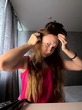 Holy Poly online show from January 2026 07:57:02 AM