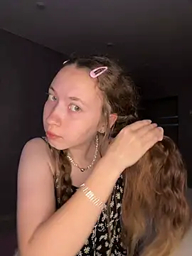 Holy Poly online show from February 2026 03:26:02 AM